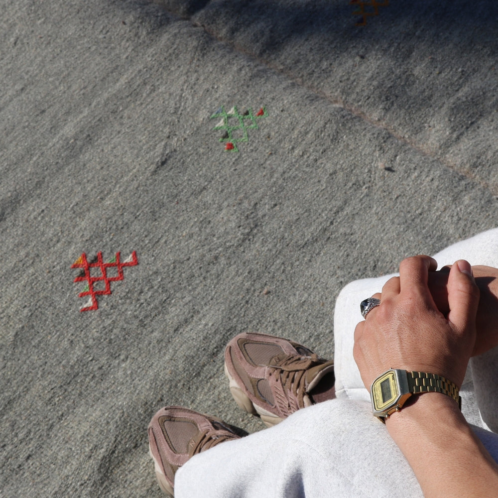 Handmade Moroccan Akhnif rug in grey wool flatweave