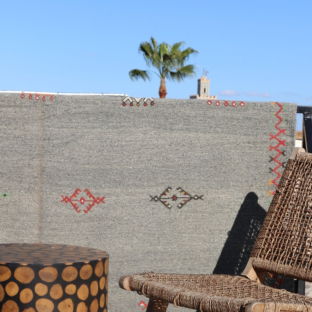 Grey wool Akhnif rug handcrafted in Morocco