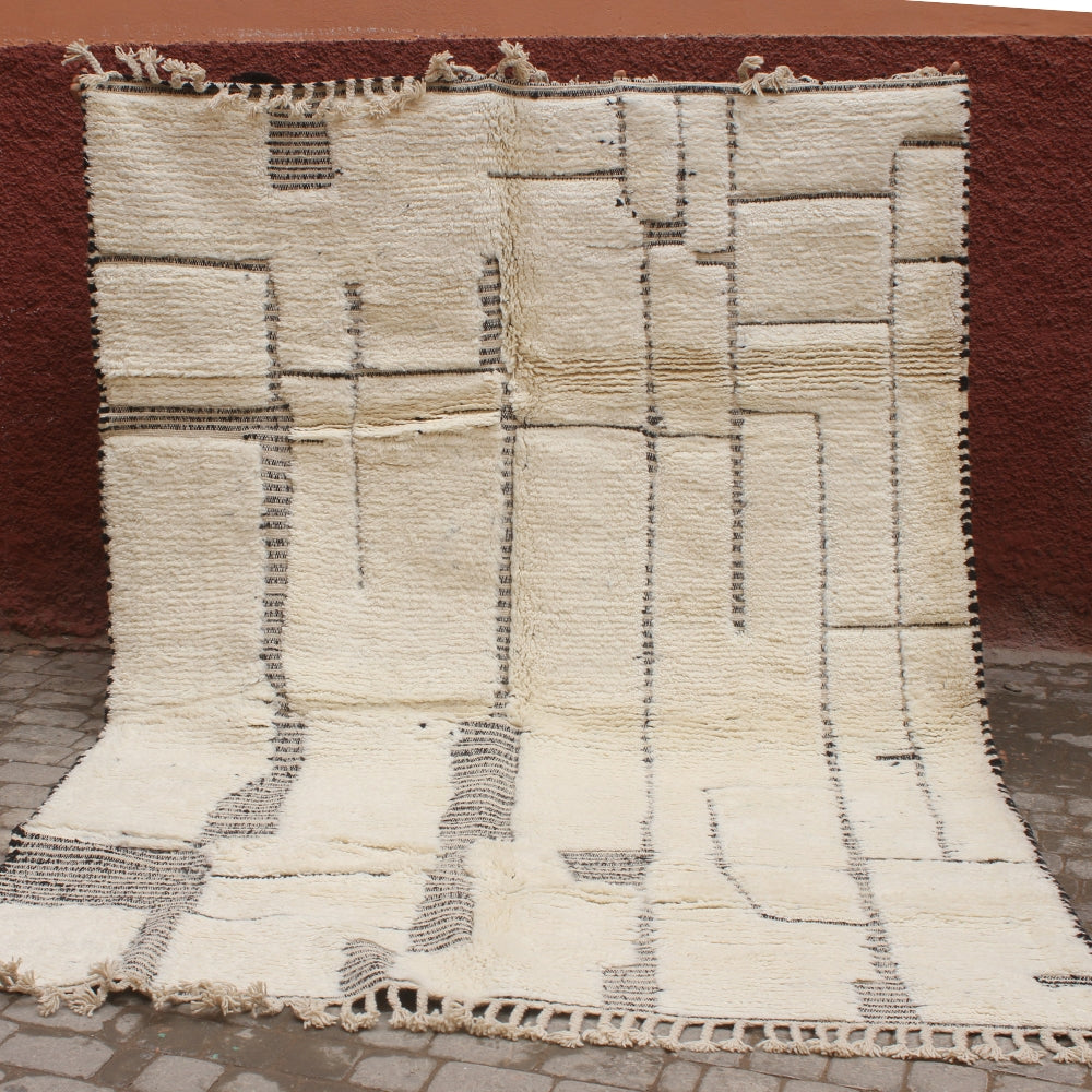 Moroccan Beni Ouarain rug with geometric patterns