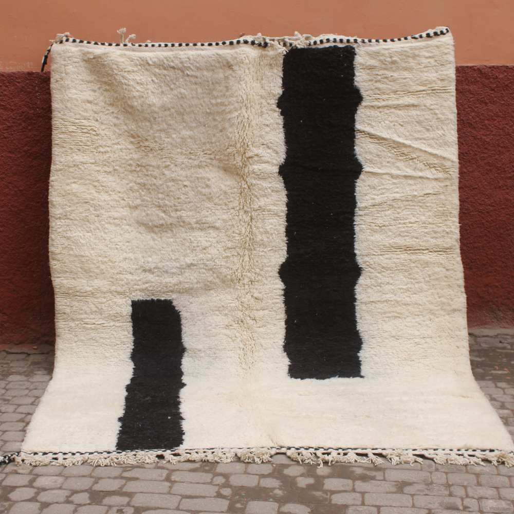 Minimalist Beni Ourain Moroccan Rug - Black Ivory Wool Piece