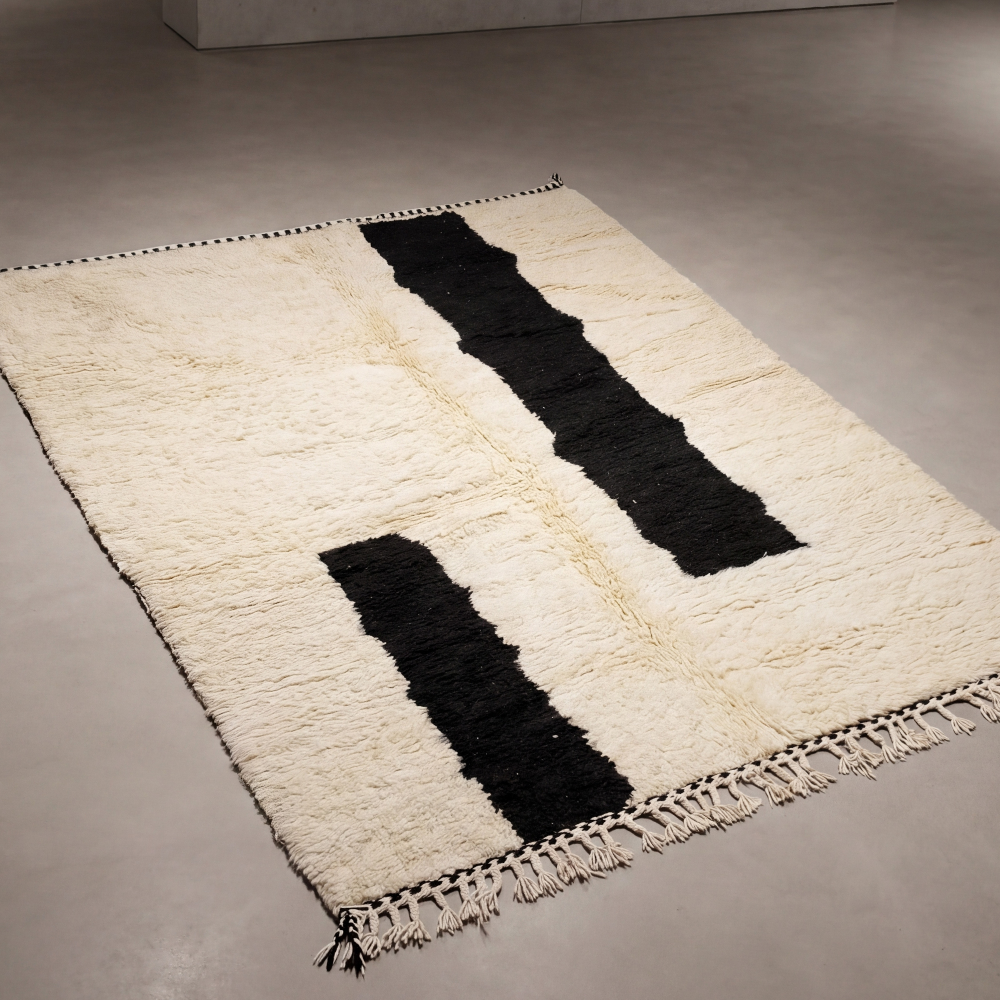 Minimalist Beni Ourain Moroccan Rug - Black Ivory Wool Piece